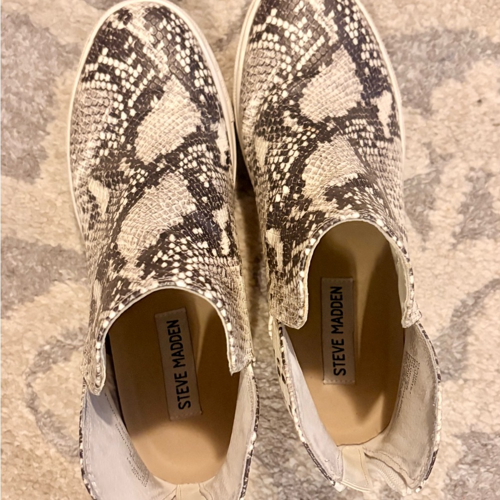 Steve Madden Women's Ankle Boots - Black and Cream Snake Print